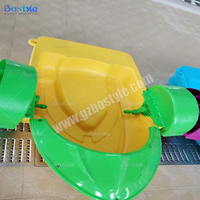 Bateau à aubes gonflable à manivelle pour enfants Installation d'amusement aquatique à vendre pour une utilisation en piscine