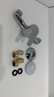 Robinet de douche mural économique et moderne en alliage de zinc, finition chromée polie, avec mitigeur à poignée unique et valve en céramique à débit contrôlé, pour baignoire et salle de bain