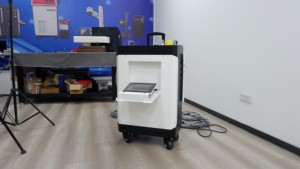 เครื่องทำความสะอาดไฟเบอร์พัลส์เลเซอร์แบบพกพา 100W 200W 300W สำหรับกำจัดสนิมโลหะและลอกสี - Product Image 6