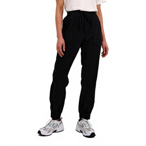 Pantalon de jogging décontracté en coton noir pour homme, taille élastique avec cordon de serrage, poches latérales, respirant, mi-lourd, tricoté, idéal pour le printemps - Product Image 1