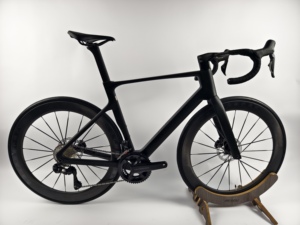 Vélo de route <span class=keywords><strong>Twitter</strong></span> de style le plus récent R18 entièrement en carbone avec groupe Ultegra R8170 Di2 sans fil, freins à disque 700c, vélo de course - Product Image 1