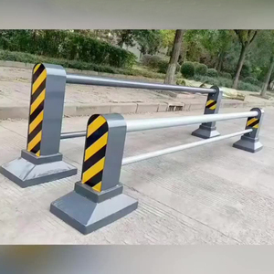 独立型の市街道路用防錆・防衝突・非充填式交通バリケード、携帯用安全バリケード、非反射型 - Product Image 1