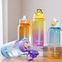 Logo personnalisé Bouteille d'eau potable en plastique au parfum créatif sans Bpa aromatisée aux fruits avec gousse de goût