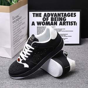 Zapatillas de Hombre de Alta Calidad, Personalizadas, con Cuentas de Piedras Preciosas Verdes, de Cuero Genuino y Malla Transpirable, con Cordones y Estilo Slip-On, para Primavera - Product Image 4