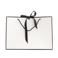 Sacs cadeaux en papier kraft de luxe personnalisés pour le commerce de détail, avec cordon de serrage, ruban, laminage, emballage écologique, logo personnalisé