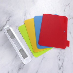 ชุดเขียงพลาสติกเกรดอาหาร 4 ชิ้น หนา 2 มม. ปลอดสาร BPA ใช้กับเครื่องล้างจานได้ พร้อมที่วาง - Product Image 2