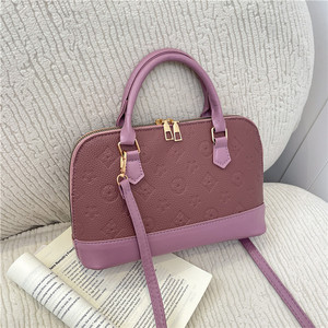 Sac bandoulière transfrontalier, décontracté et simple, idéal pour les trajets quotidiens. Un sac élégant et stylé à porter à l'épaule. - Product Image 2