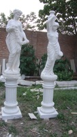 Sculpture de Jardin Classique Européenne de Style Classique Antique Personnalisé Figure en Pierre Sculpture Statue Féminine sur Pilier Romain pour Villa