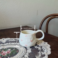 2025 Mug Kopi Keramik Desain Bunga Tidak Beraturan Lukisan Tangan Baru Penjualan Panas Keramik Buatan Tangan Kreatif