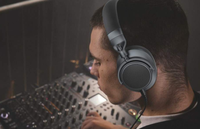 Casque sans fil professionnel sur-oreille 50 mm avec logo personnalisé, étanche IPX4, microphone ANC 5.4 pour enregistrement studio silencieux