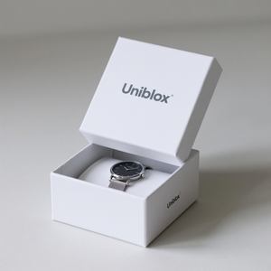 Jam tangan kartu magnetik mewah kustom hadiah kaku Logo timbul Matte kemasan ramah lingkungan dapat digunakan kembali untuk hadiah Tiongkok - Product Image 1