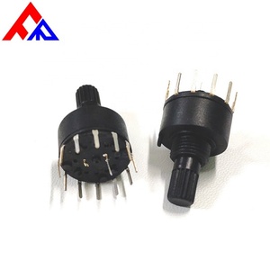 Interruptor Rotatorio Unipolar Multivoltaje de Alta Estabilidad con Eje Moleteado Aislado y Selector de Posición 16mm -10~+70 - Product Image 2