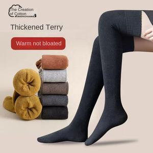 Großhandel gute Qualität Frauen Winter thermisch atmungsaktiv dicke Baumwolle lange Röhren socken Warme kniehohe Strümpfe Home Socken - Product Image 4