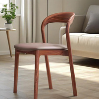 Chaise de salle à manger nordique moderne minimaliste en bois massif avec siège en cuir et dossier, design portable pour la maison, le bureau et l'hôtel