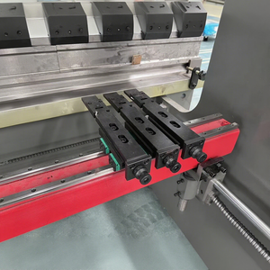 Presse plieuse hydraulique CNC automatique TP10S Delme pour le pliage du métal 110T 130T - Product Image 5