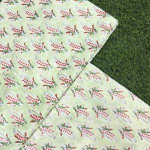 Tela de algodón estampada a mano en verde marino con motivos florales botánicos rojos para kurtis, camisas y manualidades, en suave verde menta. - Product Image 3