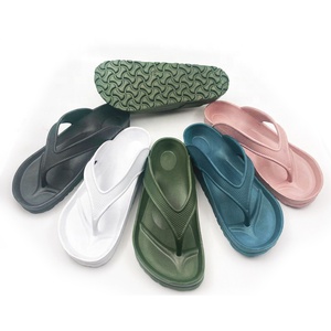 2024 último nuevo diseño, zapatillas deslizantes para <span class=keywords><strong>hombre</strong></span>, sandalias personalizadas, zapatos planos de verano para <span class=keywords><strong>hombre</strong></span>, <span class=keywords><strong>chanclas</strong></span> para niños - Product Image 1