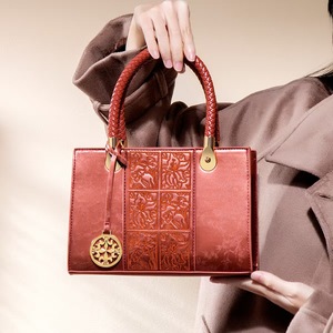 La Madre de la Novia Tradicional China Prefiere un Estilo Elegante y Clásico. - Product Image 4
