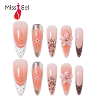 Miss Gel Style Luxe 32 Pièces Faux Ongles à Presser Longs Effet Corail Pêche Forme Stiletto Longue Fleur 3D Léopard Pois Manucure