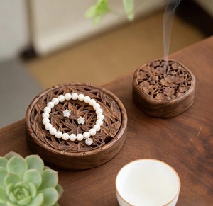 Brûleur à Bakhoor en bois de rose très demandé, porte-encens traditionnel pour la thérapie par les parfums domestiques et la prière, disponible à la vente - Product Image 4