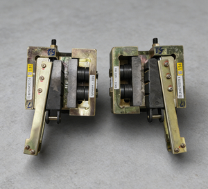 DK SAFETY 490DK High Strength 4900kg Steel <b>Elevator</b> Safety Gear Braking System 5.06m/sec Speed for Harsh Industrial Environments - Product Image 2