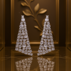 E3461 Orecchini in oro bianco con diamanti taglio principessa colore D naturale, gioielli da sposa di lusso da donna - Product Image 2