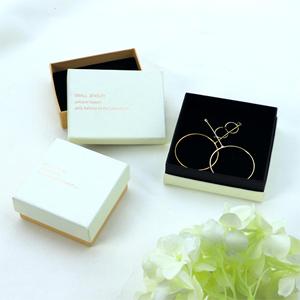 Boîte cadeau de luxe carrée rigide en papier avec logo personnalisé doré pour <span class=keywords><strong>bijoux</strong></span>, emballage haut de gamme pour colliers et bracelets - Product Image 4