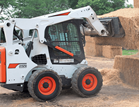 Chargeuse compacte S650 avec hydraulique à haut débit pour le déneigement et la préparation de sites – USA Canada