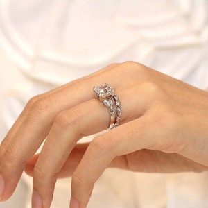 Set di Anelli per Coppia con Zirconi Floreali Quadrati, Gioielli di Lusso per Fidanzamento Femminile - Product Image 6
