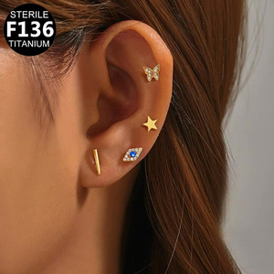 Boucles d'oreilles papillon en titane F136 avec zircon plaqué or et argent pour piercing d'oreille - Product Image 2