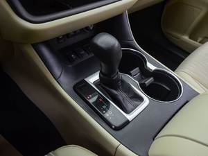 2019 <span class=keywords><strong>Toyota</strong></span> <span class=keywords><strong>Highlander</strong></span> 2,0 T 4WD Elite Edition Hybrid SUV Venta al por mayor Dirección de <span class=keywords><strong>mano</strong></span> derecha de alta calidad <span class=keywords><strong>7</strong></span> asientos Interior oscuro - Product Image 6