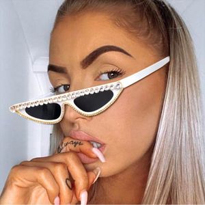 Triangular Cat-Eye Small-<b>Frame</b> Diamond-Studded Arrival European & American Vintage-Inspired Distinctive Sunglasses - Product Image 3