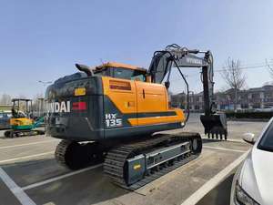 Excavadora de cadenas Hyundai HX135 de 13.5 toneladas con motor Cummins, caja de cambios, bomba y motor en oferta. - Product Image 4