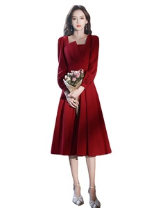 Robe de mariée nouvelle collection printemps à manches longues mi-longue rouge pour fiançailles, mariage et soirée - Product Image 5