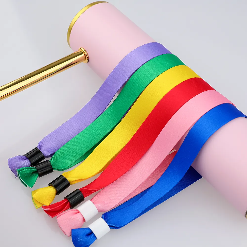 Nouveaux produits bracelet en tissu Offre Spéciale pour la décoration de fête fermoir de fermeture de bracelet de haute qualité bouton-pression fermeture tissée