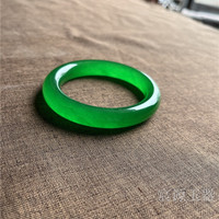 YL Imperial Green Natural Strip Quartz Rock Jade Bracelet pour femmes Single Dragon Ice Kind Jade Color Bracelets à la mode