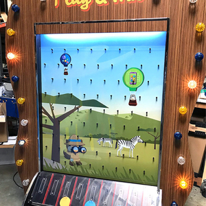 <span class=keywords><strong>Jeu</strong></span> <span class=keywords><strong>de</strong></span> Plinko géant personnalisé en bois pour location événementielle, avec fente à cartes pour tirage au sort et chute <span class=keywords><strong>de</strong></span> prix, idéal pour soirées et divertissements alcoolisés - Product Image 4