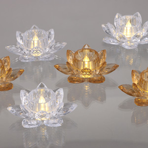 โคมไฟดอกบัวพลาสติกใสแบบกำหนดเอง พร้อมเทียน <span class=keywords><strong>LED</strong></span> ไร้เปลวไฟ ใช้พลังงานจากแบตเตอรี่ สำหรับตกแต่งบ่อน้ำพุในงานแต่งงาน - Product Image 1
