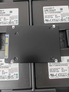 Disco Duro Interno SSD MZ7L3240HCHQ-00A07 PM893 de 6 Gb/s y 240 GB Nuevo para Aplicaciones de Servidor, Disponible en Stock - Product Image 4