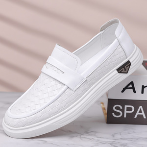 Mocasines Blancos para Hombre, Punta Redonda, Sin Cordones, Forro de Malla Transpirable, Suela de Goma, Zapatos Casuales de Verano para Conducir - Product Image 1