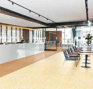 Rollo de Vinilo para Piso de PVC de 2-3 mm, Piso Vinílico para Hospitales, Antiestático, Salida de Fábrica, Impermeable - Product Image 4