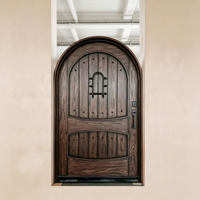 Portes d'entrée doubles résidentielles personnalisées avec cadre en bois, design de grille en verre et dessus arrondi