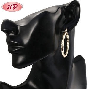 เครื่องประดับจอยเอเรีย บิซูเตรียส ทองเคลือบ 18K ดีไซน์ใหม่ปี 2019 เครื่องประดับแฟชั่นสำหรับผู้หญิง ต่างหูห่วงชุบทองลายไม้ไผ่สำหรับผู้หญิง - Product Image 3