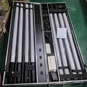 Tube LED RGBWA 360° à piles avec contrôle Wi-Fi pour éclairage extérieur, DJ, mariages et tournages - Product Image 2