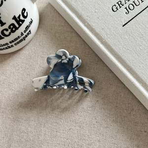 Pince à cheveux en acétate français motif floral, simple, multicolore, taille moyenne, pour femme et fille - Product Image 4