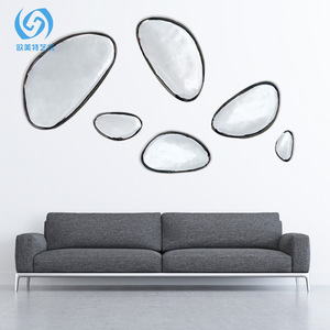 Décoration murale en acier inoxydable de style européen et américain, miroir irrégulier, sculpture artistique à suspendre pour la maison - Product Image 1