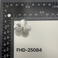 Nouveauté en stock : Fournitures du fabricant – Écussons floraux perlés et à sequins (verre et anti-perle) pour vêtements, sacs et accessoires DIY