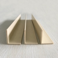 Matériaux de Construction Personnalisés Toutes Formes en Plastique Pvc Coin en L Profil d'Angle Planches d'Angle pour Boîte de Raisin Emballage d'Exportation