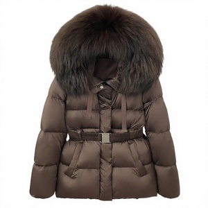 Abrigo de plumón de pato para mujer, de invierno, con cuello de piel de mapache auténtica, cintura ajustada y cremallera. - Product Image 3