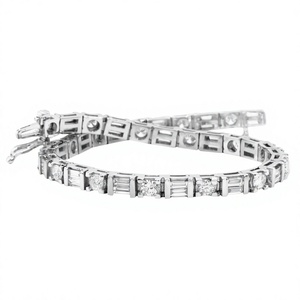 Pulsera de Tenis Elite Choice Platinum con un Solo Zirconia Redondo y Doble Zirconia Baguette, Joyería Fina Premium y Elegancia Atemporal - Product Image 1